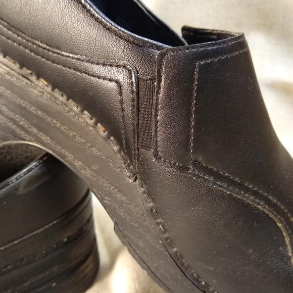 Dansko Phoebe Black Leather Professional Backed Clogs, Size 42, elastic sides - Picture 3 of 10